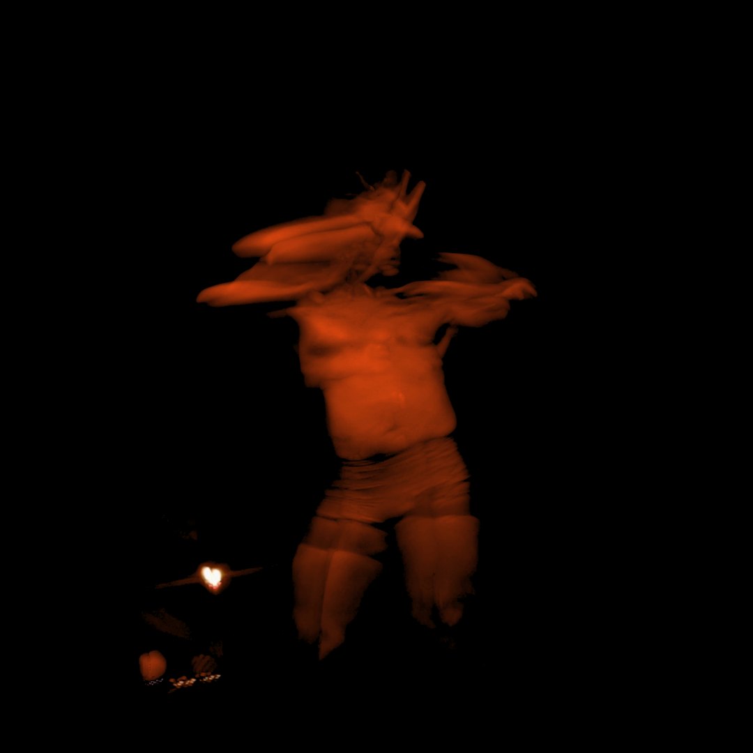 Akad⁰ performing Momentum under warm stage lighting at Kultur Lounge, Leipzig · 08