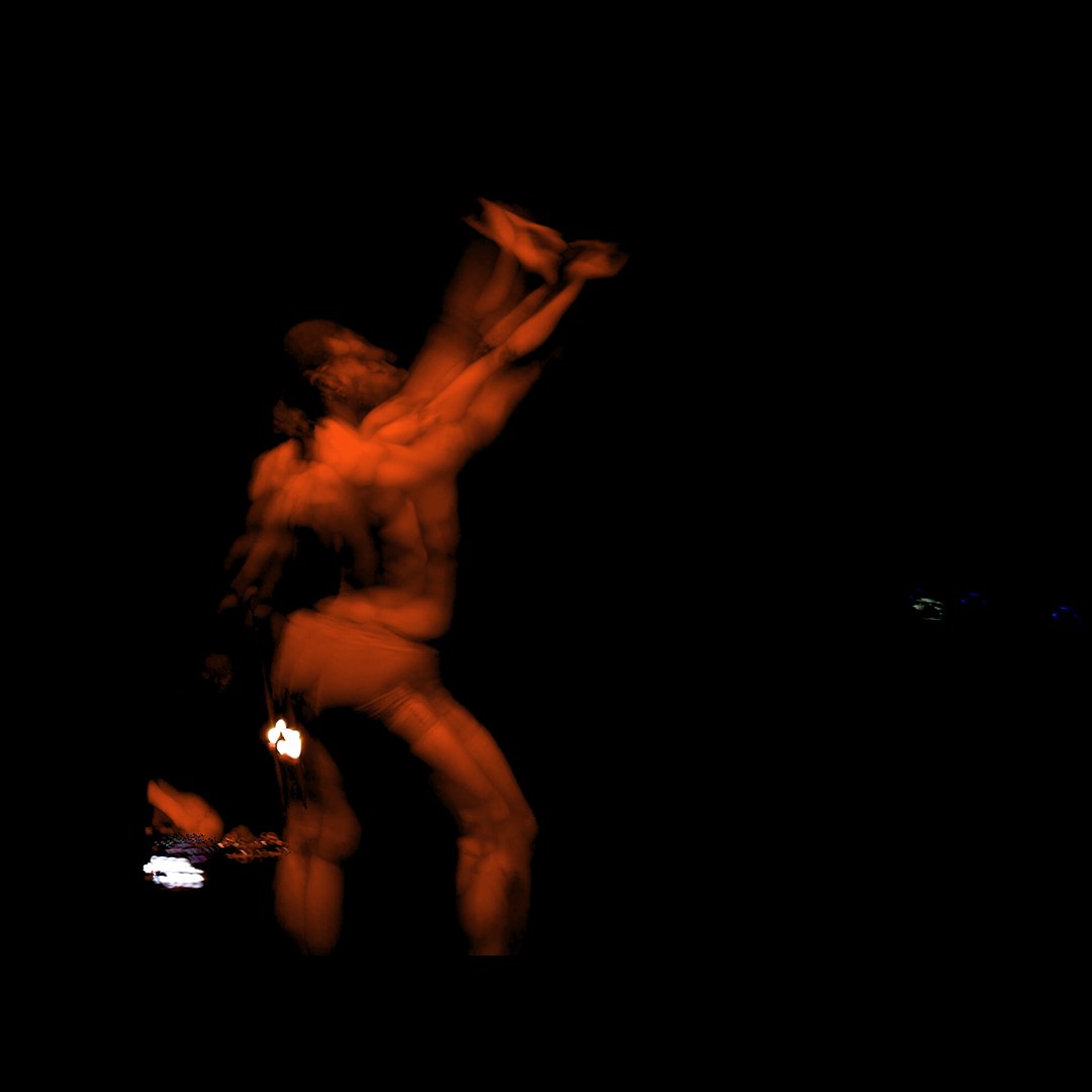 Akad⁰ performing Momentum under warm stage lighting at Kultur Lounge, Leipzig · 05